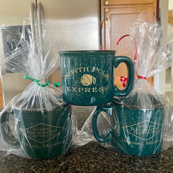 North Pole Express train cups new x3 - Picture 3 of 7